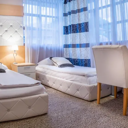 Orient 3*